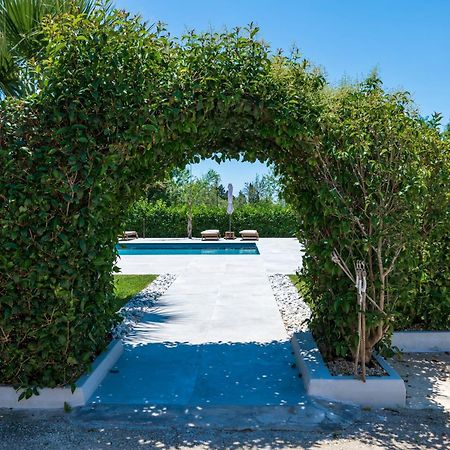 Villa Dolmen Beach أفولا المظهر الخارجي الصورة